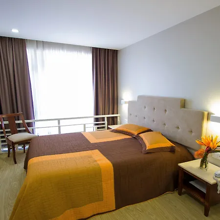 Отель Avenida 2*