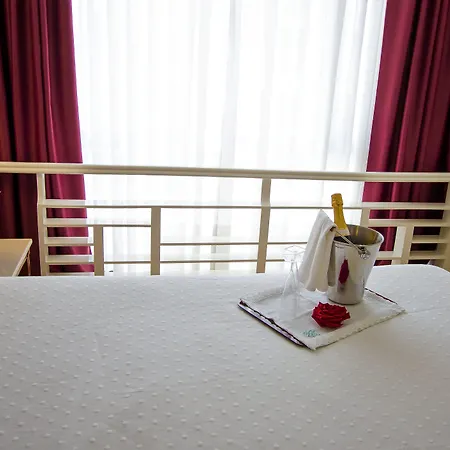 Avenida Повуа-ди-Варзин