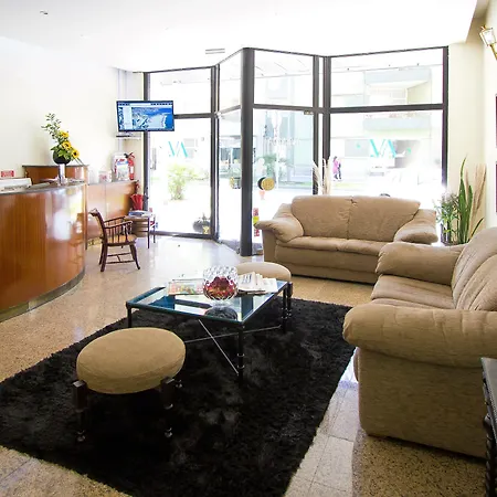 Отель Avenida Повуа-ди-Варзин