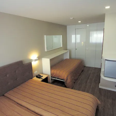 Avenida 2* Повуа-ди-Варзин