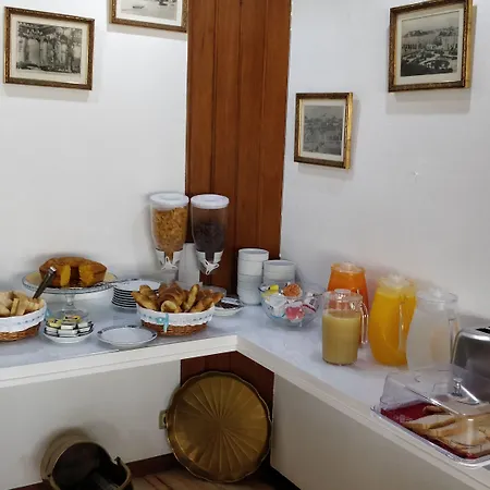 Отель Avenida 2*